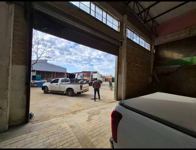 6,499M² WAREHOUSE TO LET IN DENVER